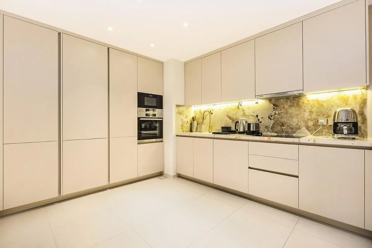 Family Beach Home 3Br On Palm Jumeirah With Pool Dubai United Arab Emirates